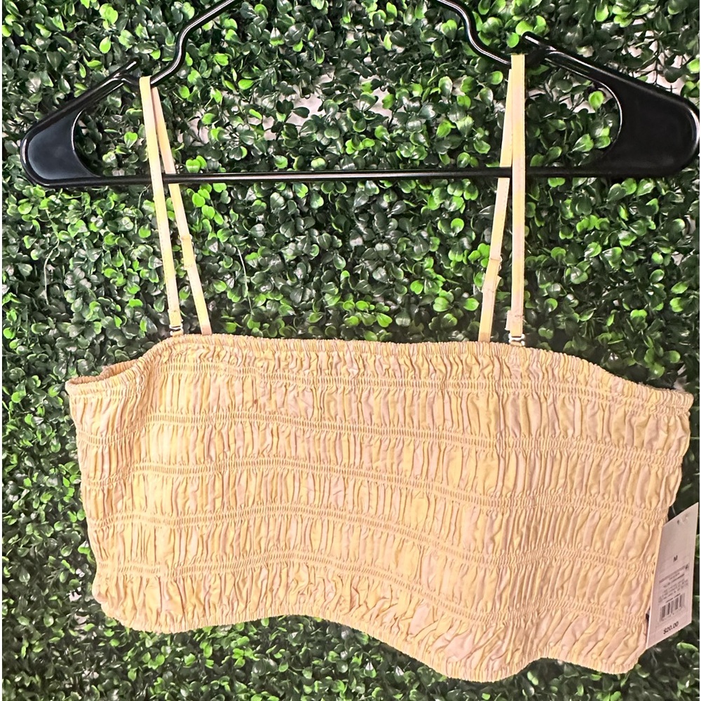 Women’s halter top size M